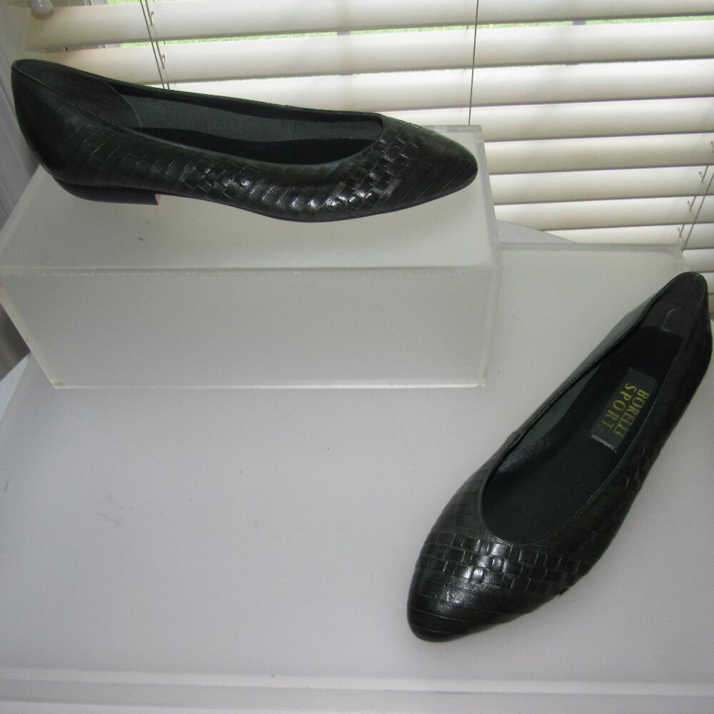 Gorgeous Green Leather Weave Textured Flats